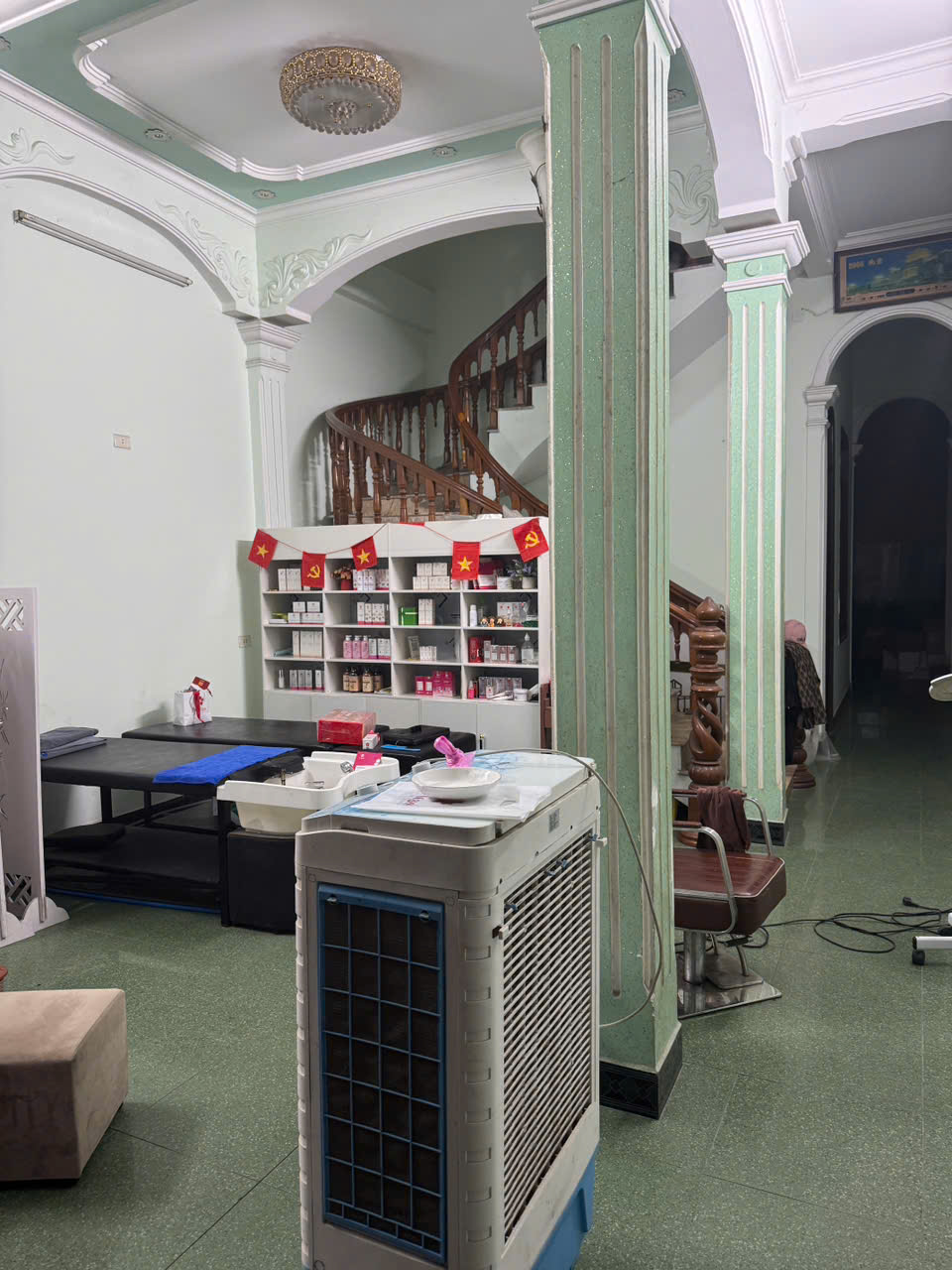 z7218064138032_0f7383bfbbb74248a82208a49994b191